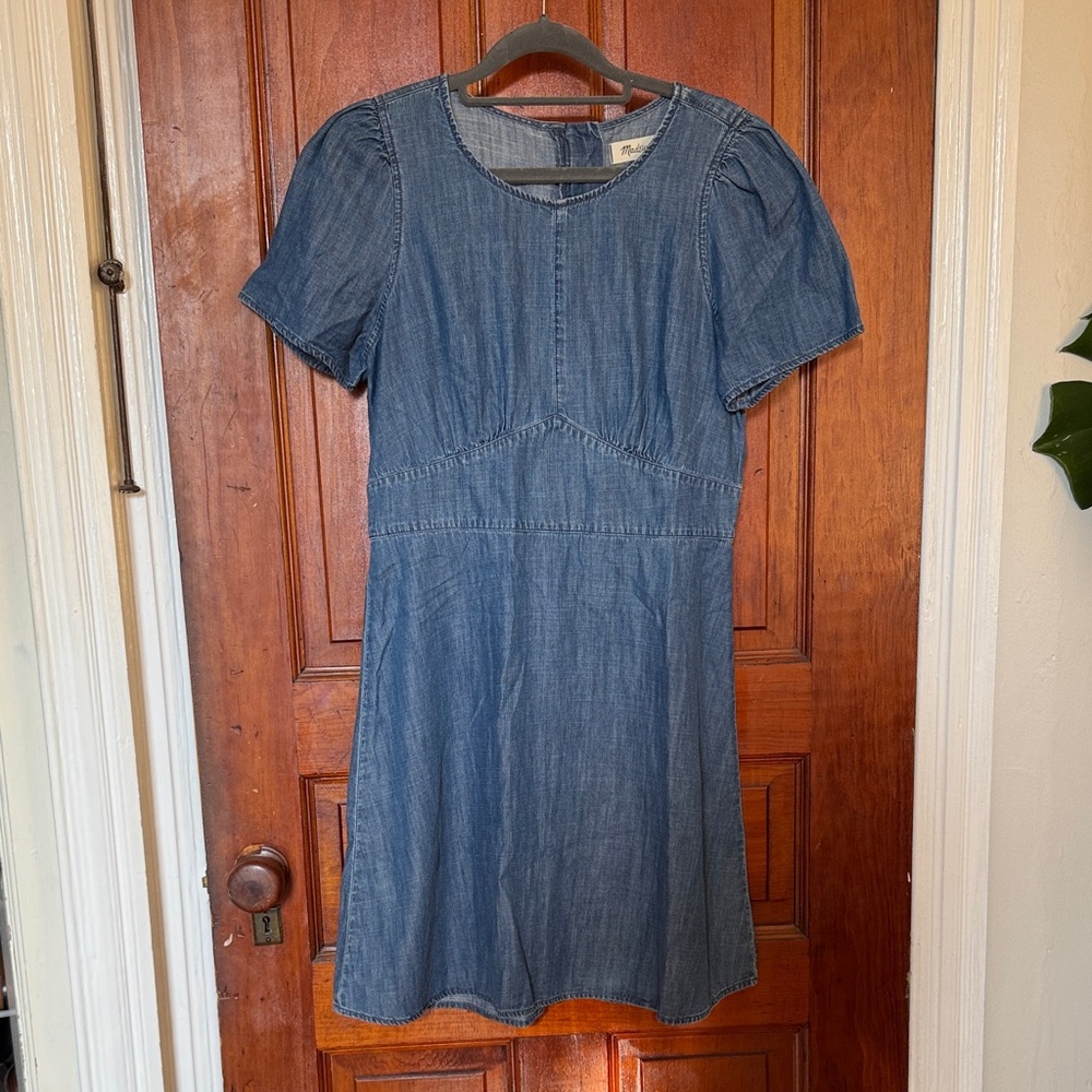 Madewell size 6 Small Chambray Denim Blue Cap Sleevw Dress